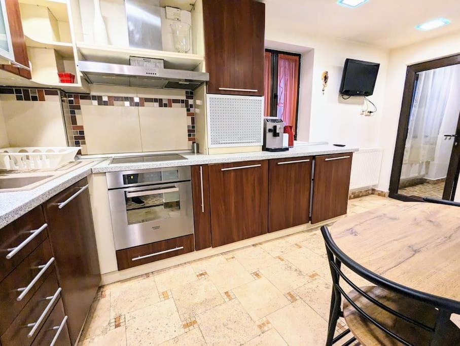 Maisonette Balcesco Брашов Екстериор снимка